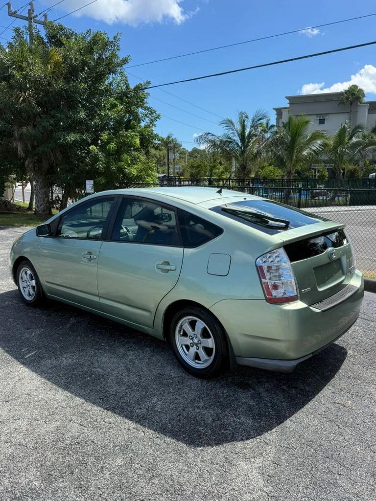 2009 Toyota Prius - $6,484
