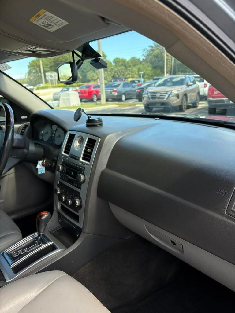 2006 Chrysler 300 - $5,484