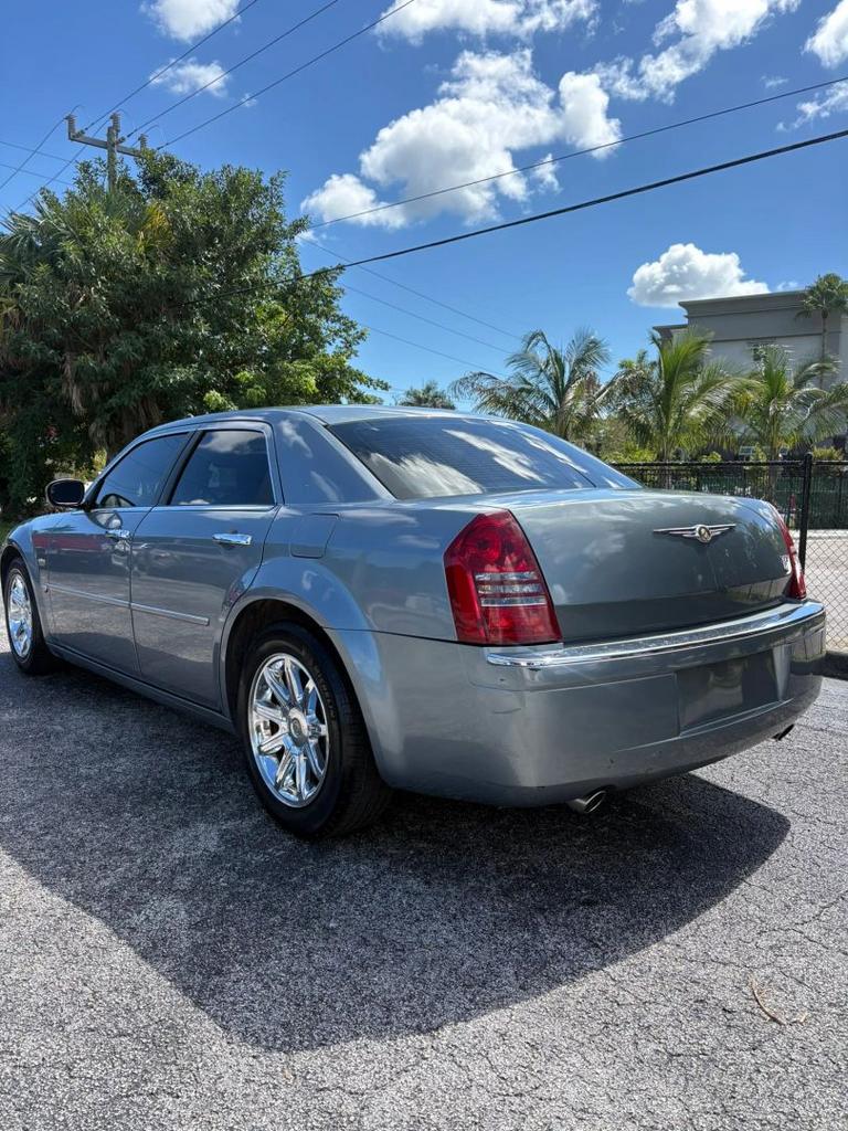 2006 Chrysler 300 - $5,484