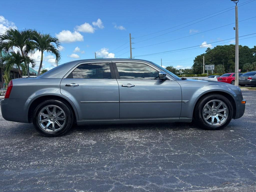2006 Chrysler 300 - $5,484