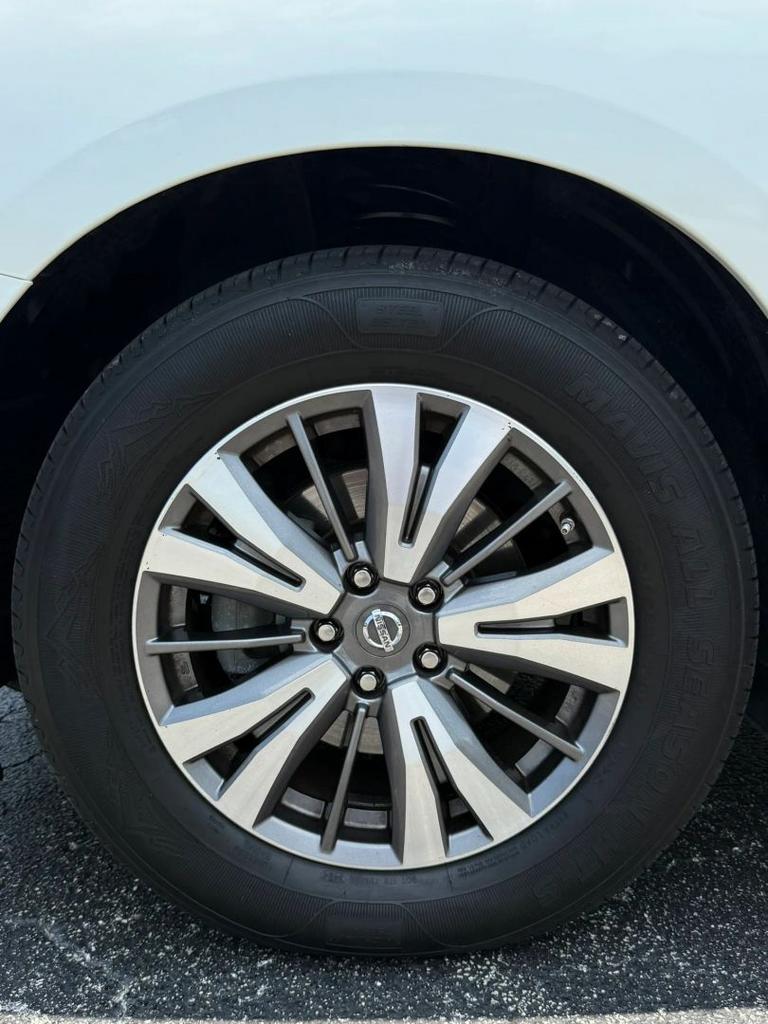2017 Nissan Pathfinder - $8,495