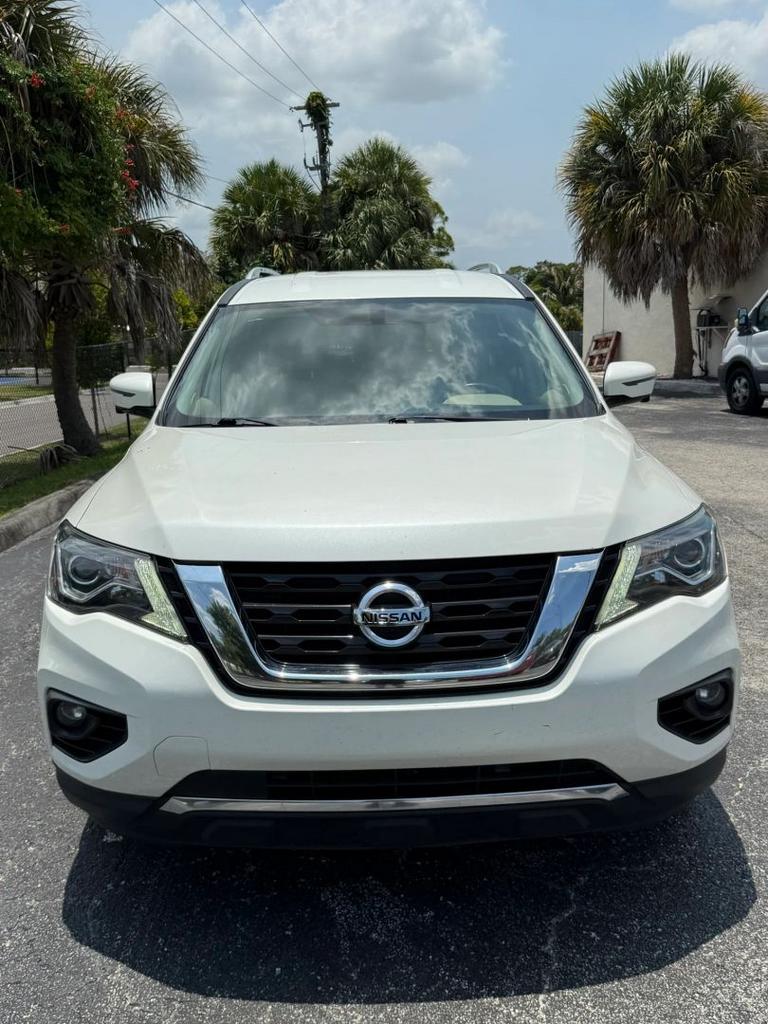 2017 Nissan Pathfinder - $8,495