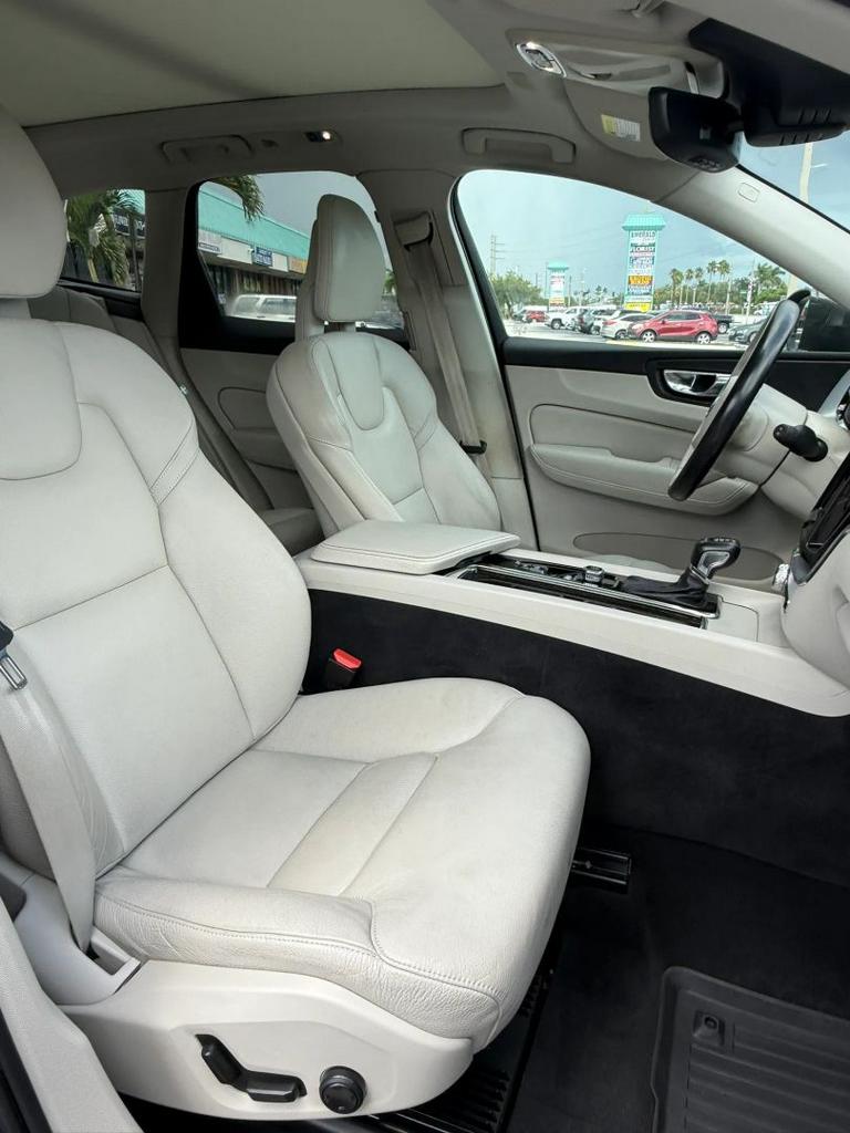 2018 Volvo XC60 - $12,995