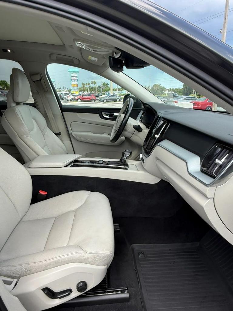 2018 Volvo XC60 - $12,995