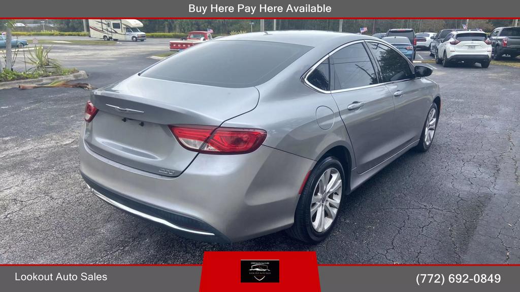 2016 Chrysler 200 Limited Sedan 4D photo