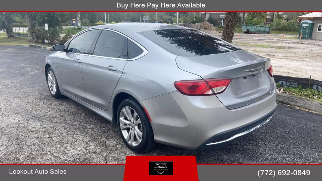 2016 Chrysler 200 Limited Sedan 4D photo