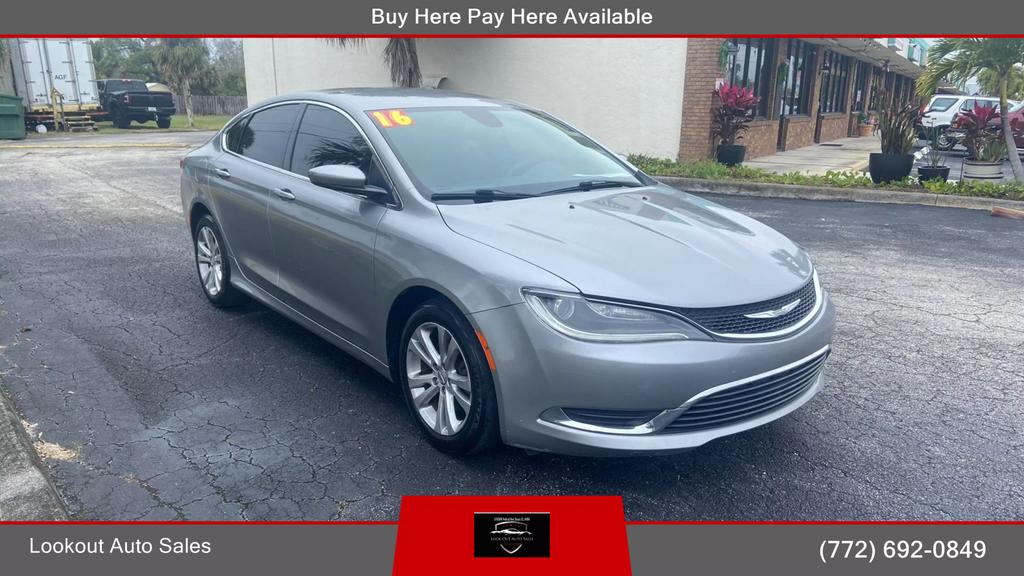 2016 Chrysler 200 Limited Sedan 4D photo
