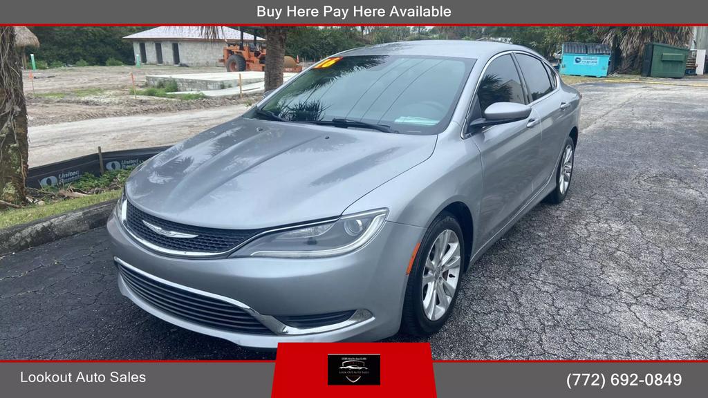 2016 Chrysler 200 Limited Sedan 4D photo