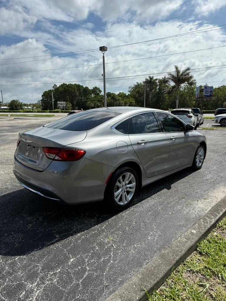 2016 Chrysler 200 - $8,995