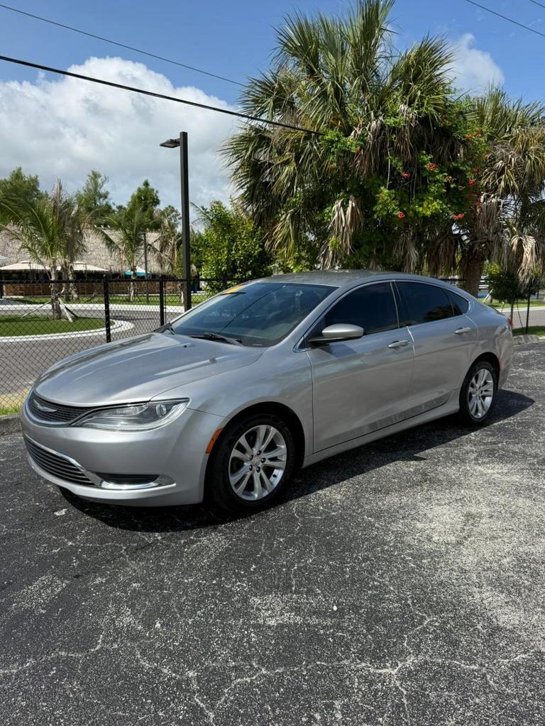 2016 Chrysler 200 - $8,995