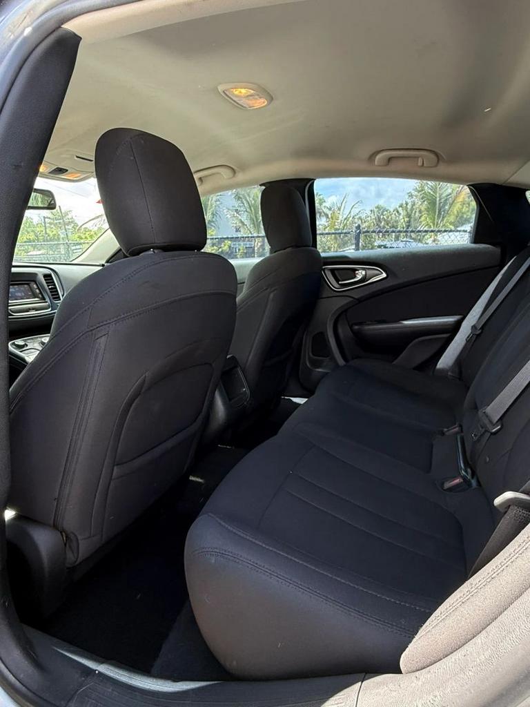 2016 Chrysler 200 - $8,995