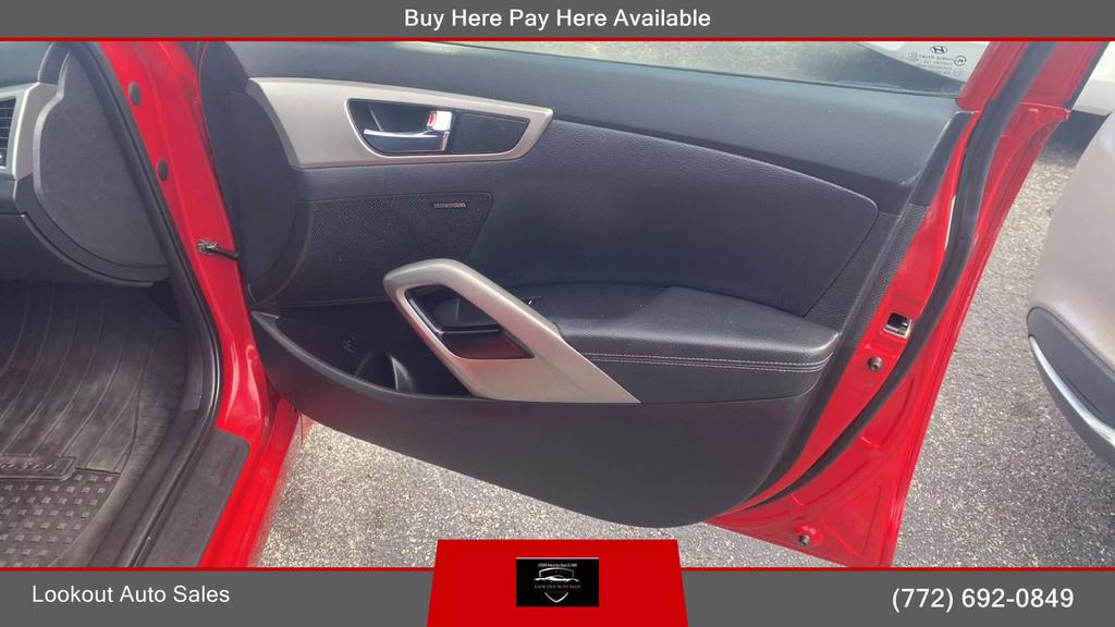 2015 Hyundai Veloster Coupe 3D photo