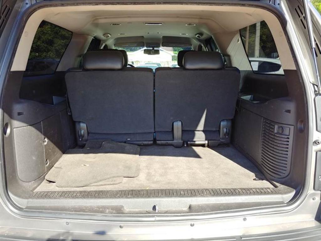 2009 Chevrolet Suburban LT 1500 photo