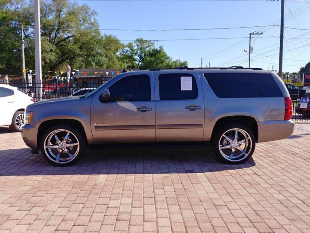 2009 Chevrolet Suburban LT 1500 photo