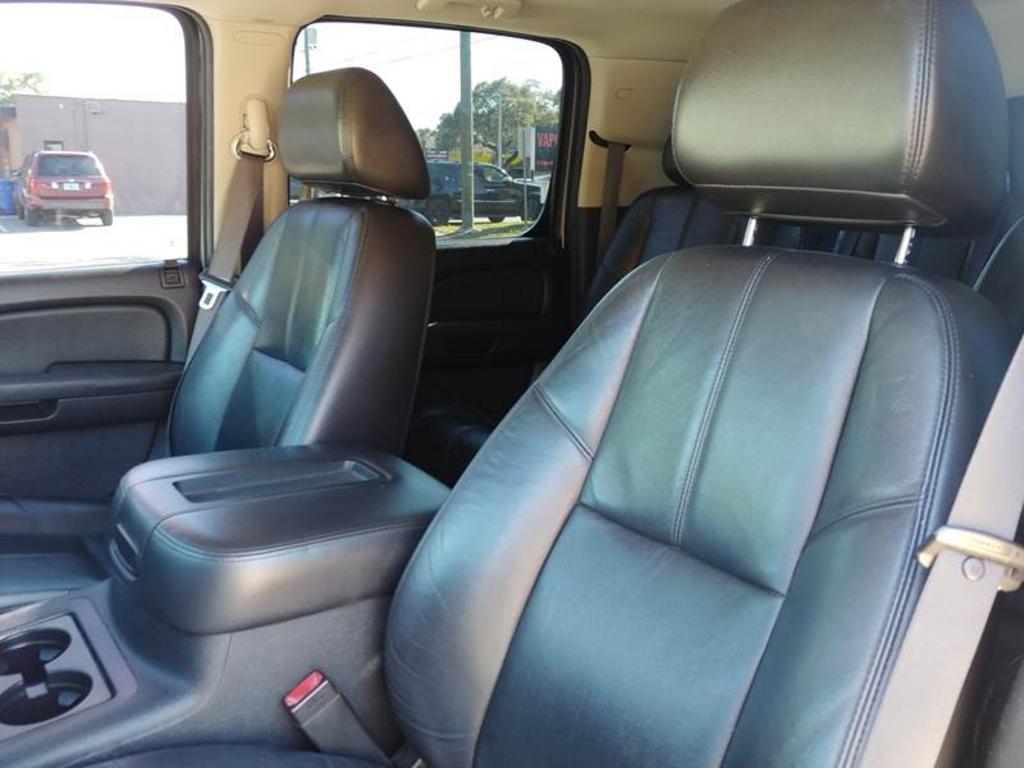 2009 Chevrolet Suburban LT 1500 photo