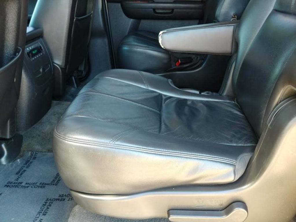 2009 Chevrolet Suburban LT 1500 photo
