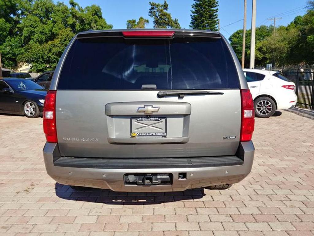2009 Chevrolet Suburban LT 1500 photo