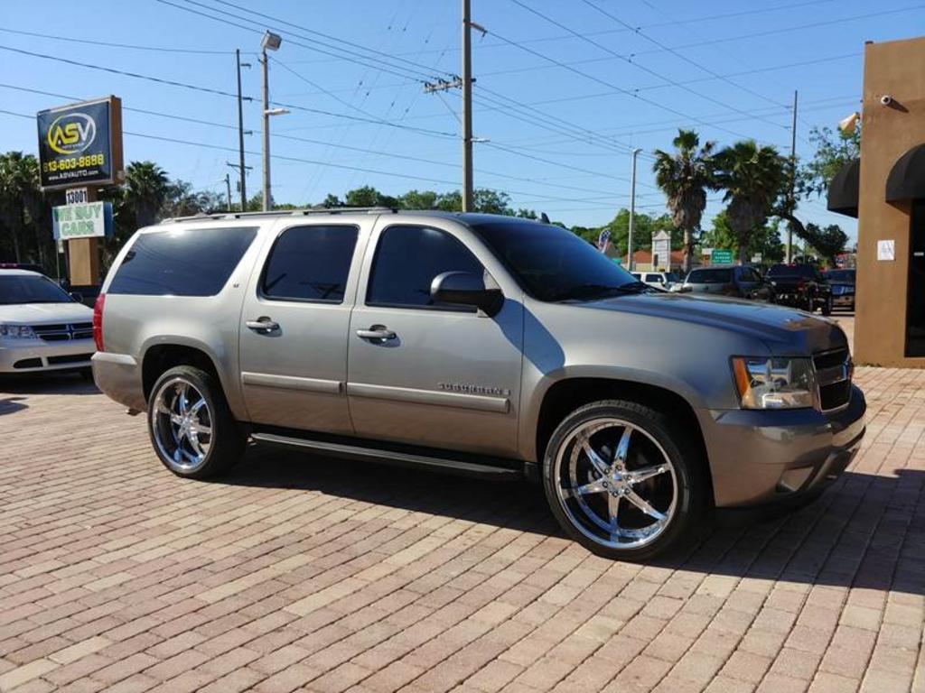 2009 Chevrolet Suburban LT 1500 photo