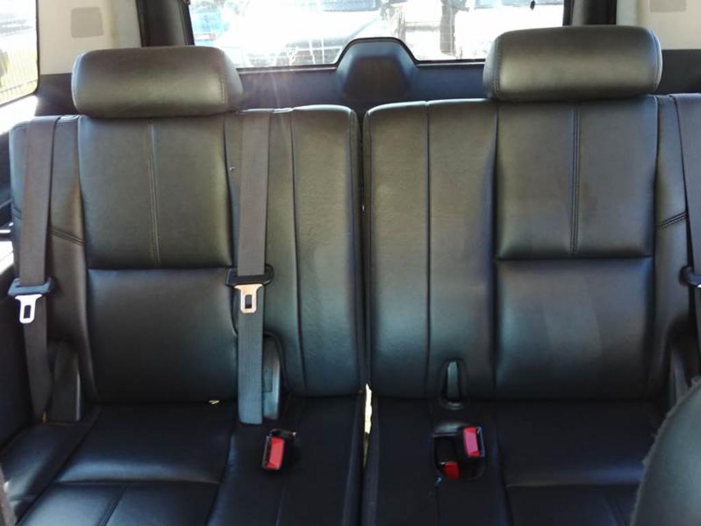 2009 Chevrolet Suburban LT 1500 photo