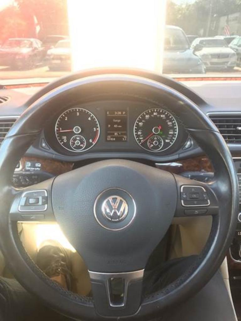 2012 Volkswagen Passat TDI SEL Premium photo