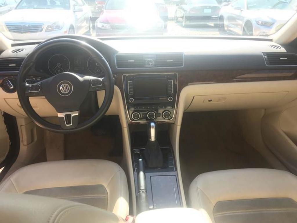 2012 Volkswagen Passat TDI SEL Premium photo