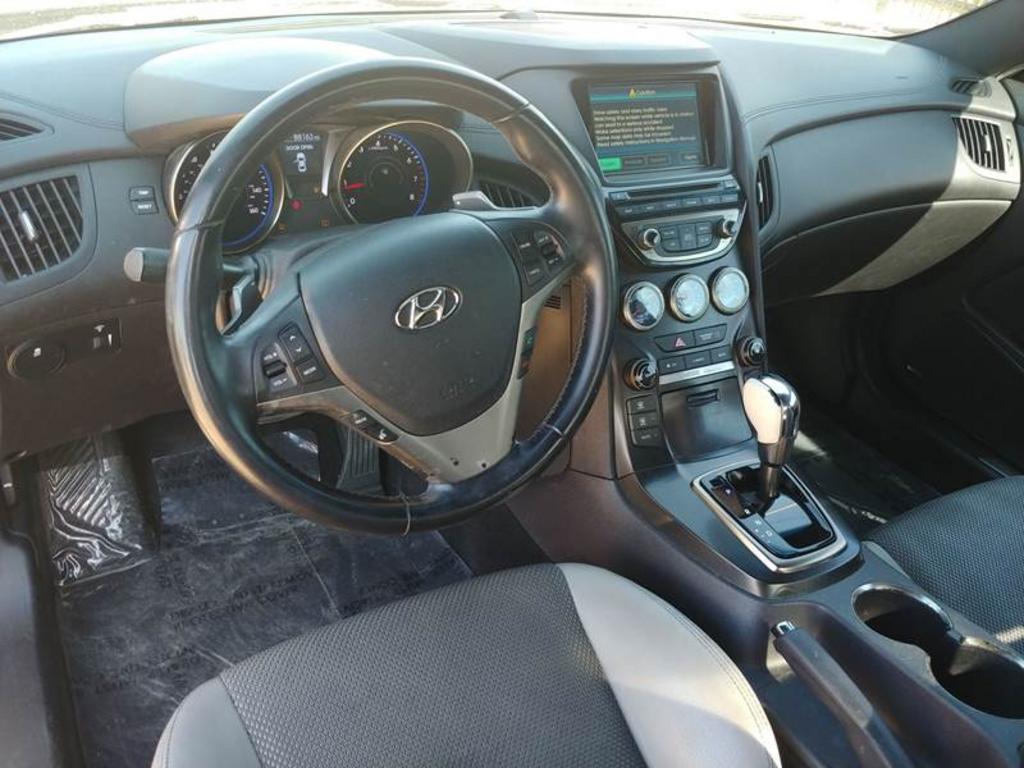 2013 Hyundai Genesis Coupe 2.0T photo
