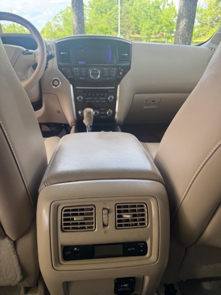 2013 Nissan Pathfinder S photo