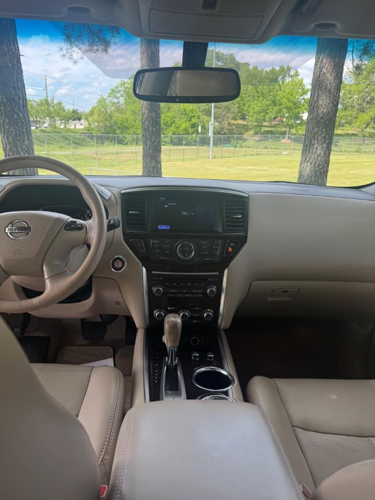 2013 Nissan Pathfinder S photo