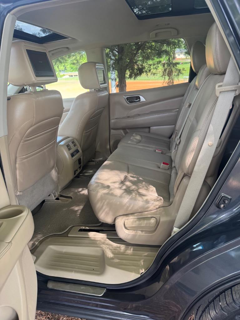 2013 Nissan Pathfinder S photo