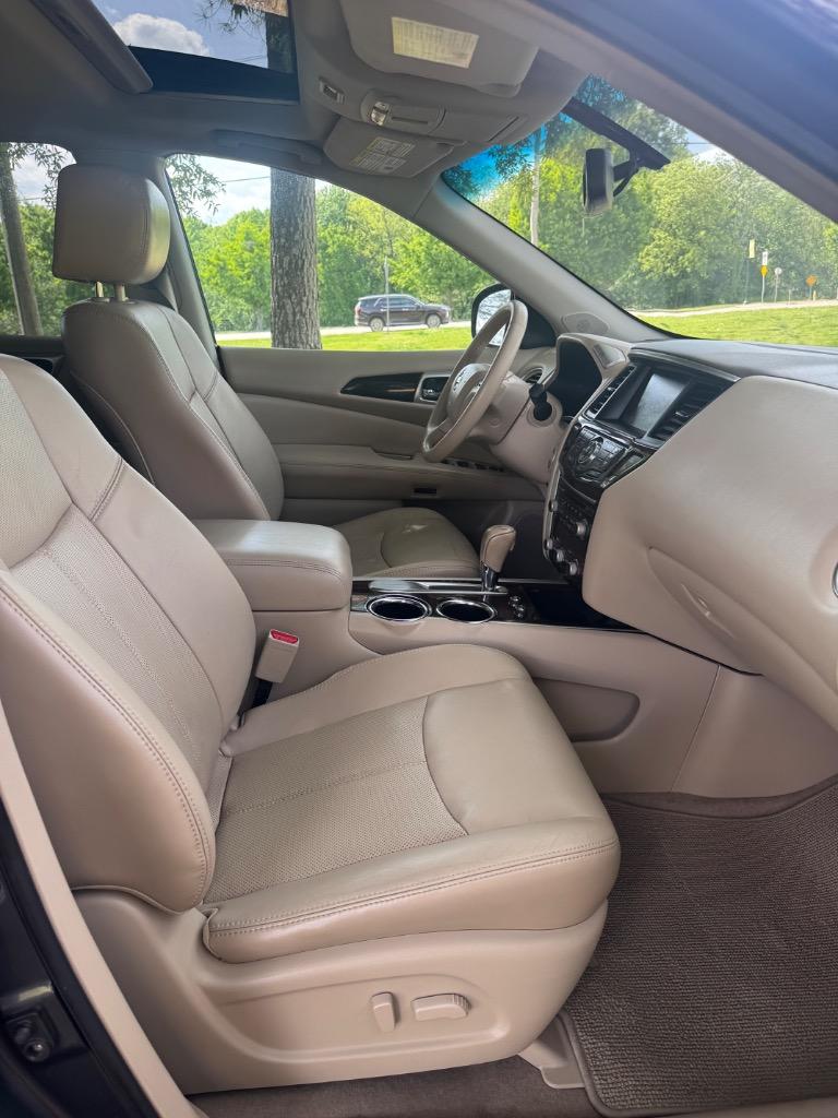2013 Nissan Pathfinder S photo
