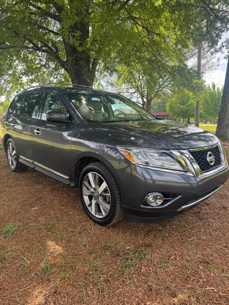 2013 Nissan Pathfinder S photo