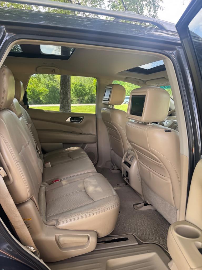 2013 Nissan Pathfinder S photo