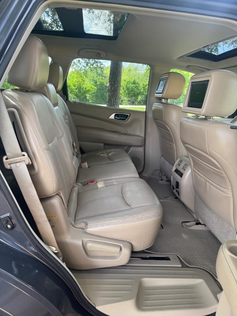 2013 Nissan Pathfinder S photo