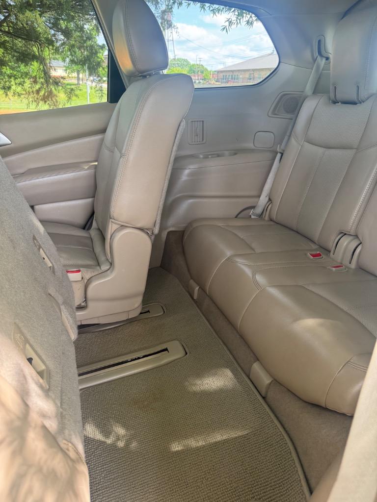 2013 Nissan Pathfinder S photo