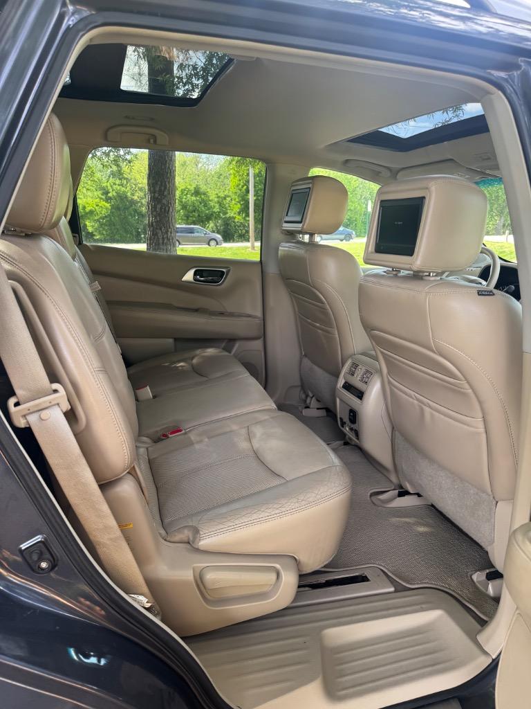 2013 Nissan Pathfinder S photo