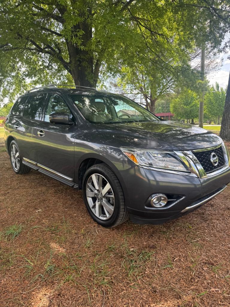 2013 Nissan Pathfinder S photo