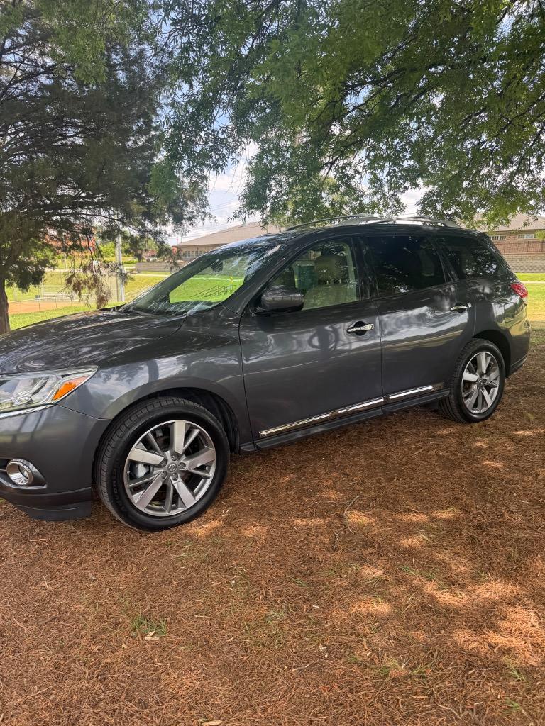2013 Nissan Pathfinder S photo