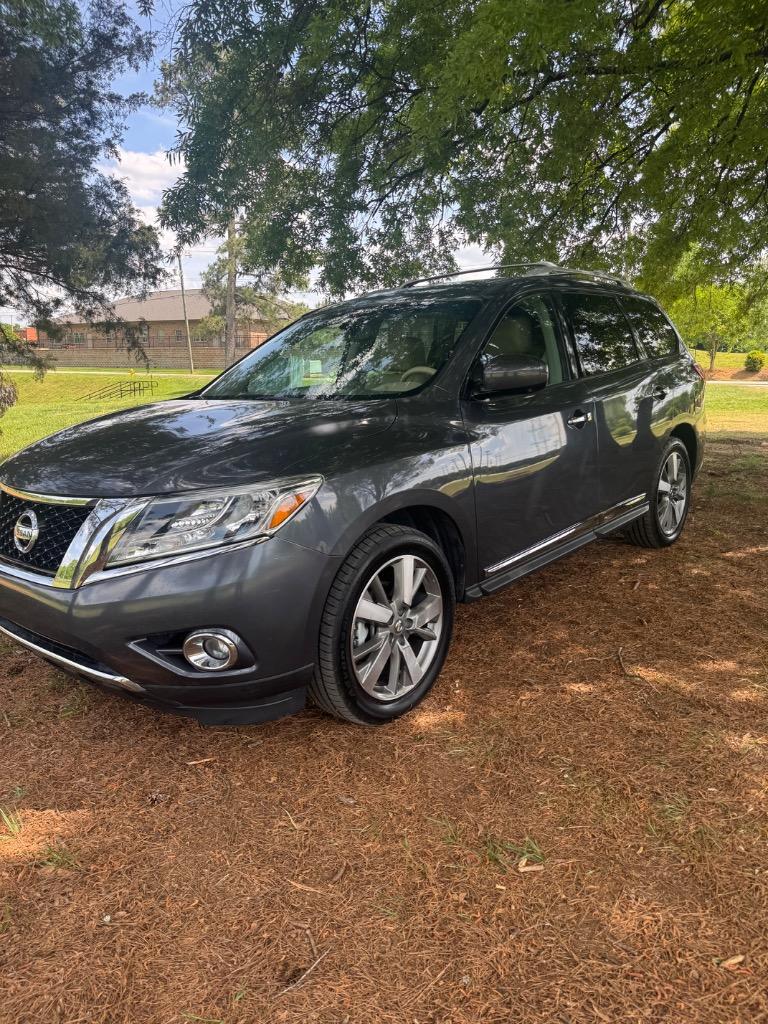 2013 Nissan Pathfinder S photo
