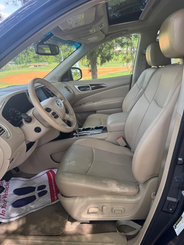 2013 Nissan Pathfinder S photo