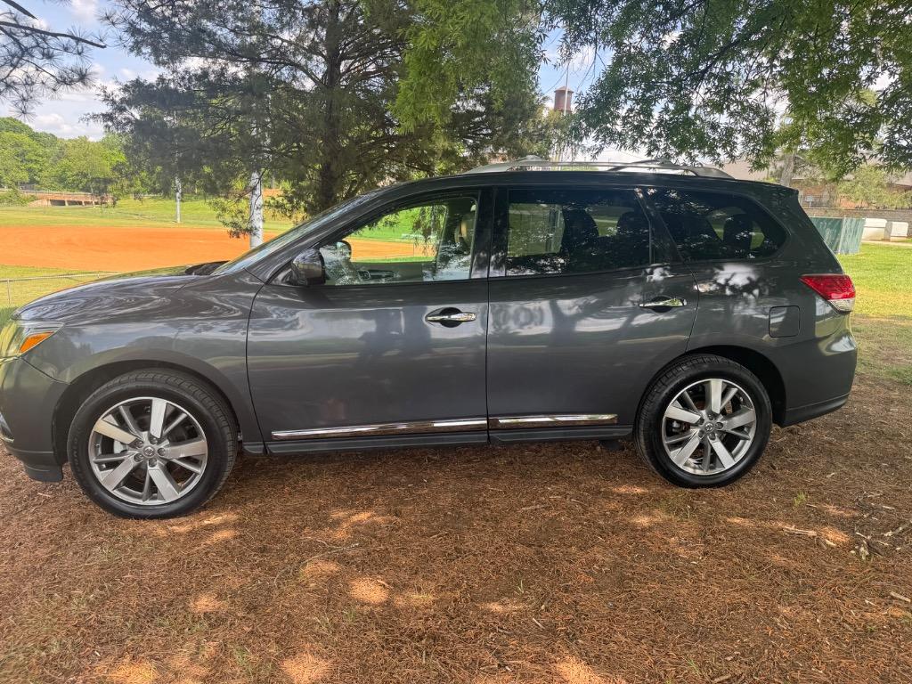 2013 Nissan Pathfinder S photo