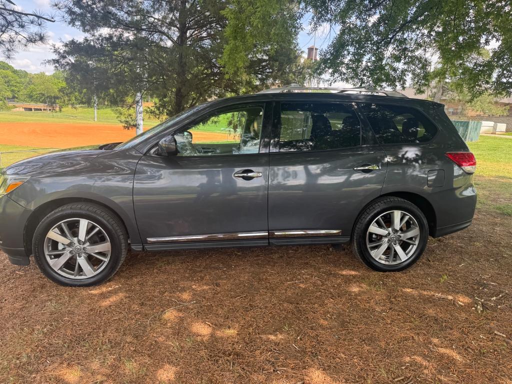 2013 Nissan Pathfinder S photo