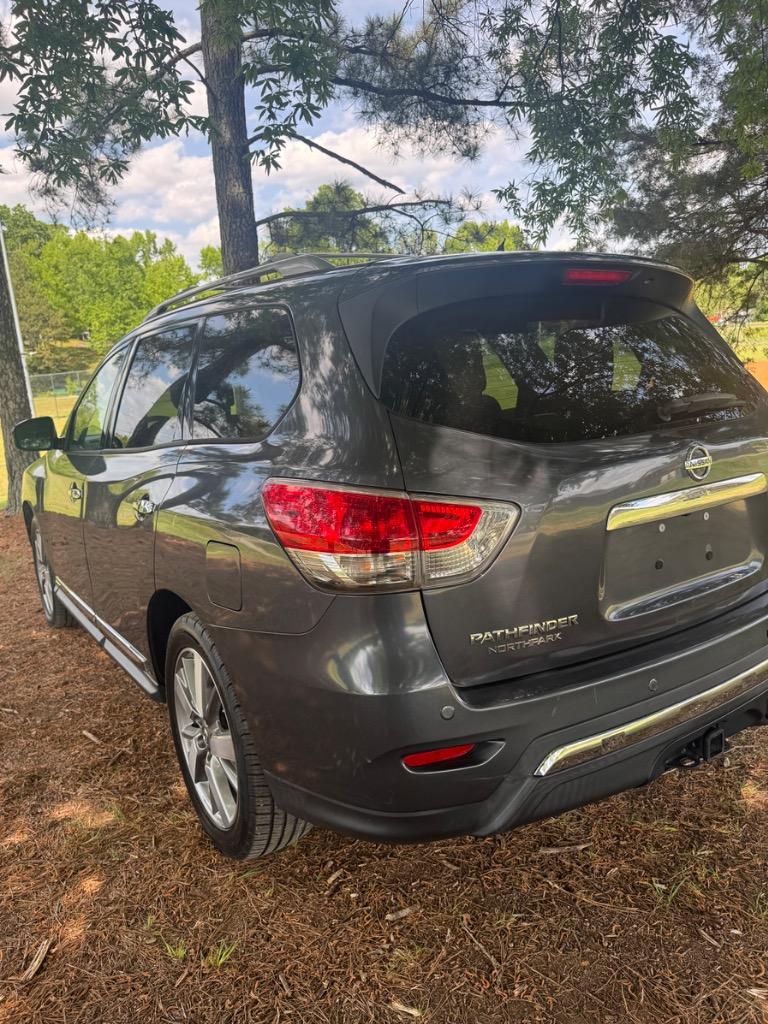 2013 Nissan Pathfinder S photo