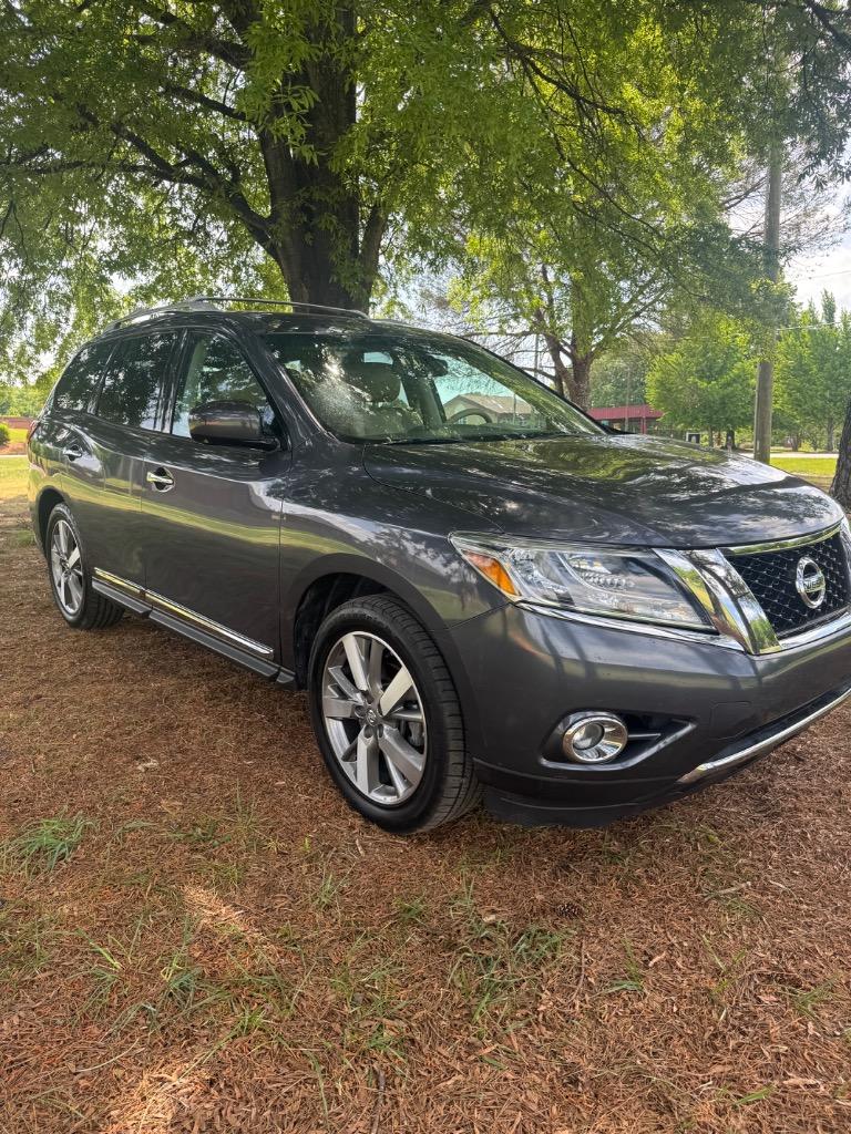 2013 Nissan Pathfinder S photo