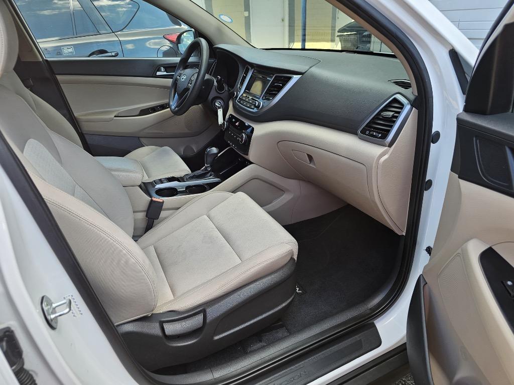 2016 Hyundai Tucson - $9,800