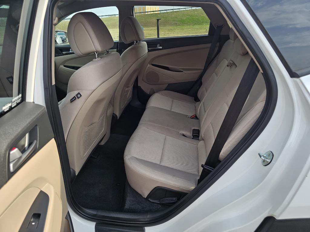 2016 Hyundai Tucson - $9,800