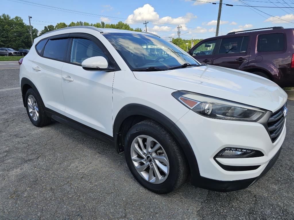 2016 Hyundai Tucson - $9,800