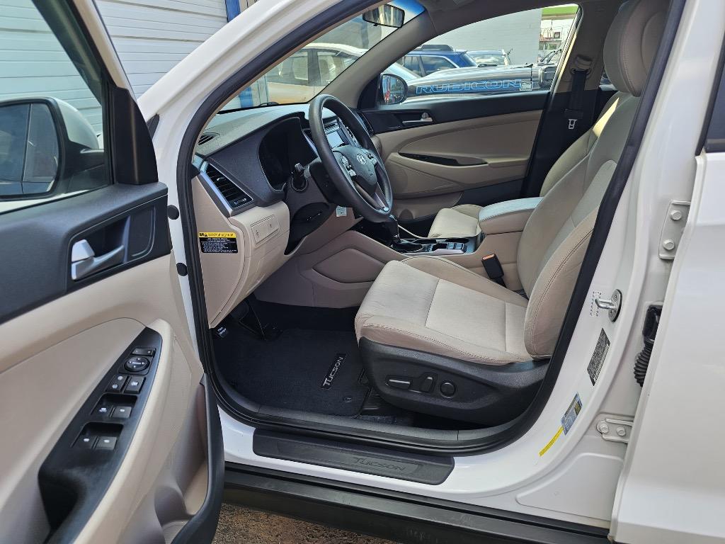 2016 Hyundai Tucson - $9,800