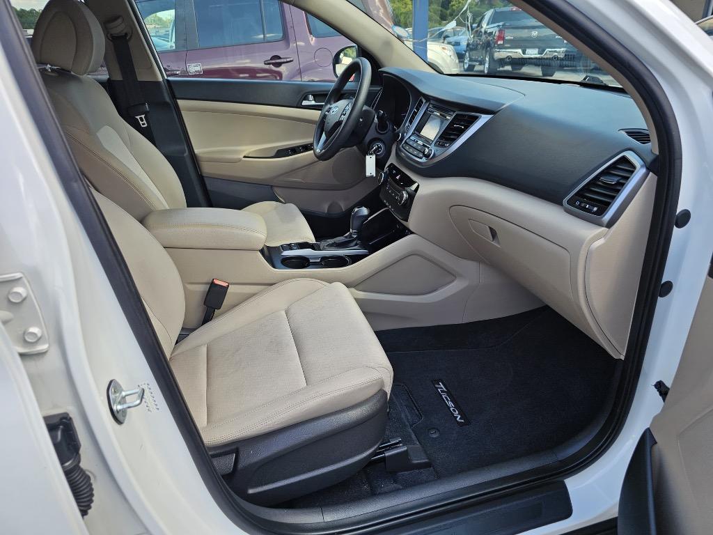 2016 Hyundai Tucson - $9,800