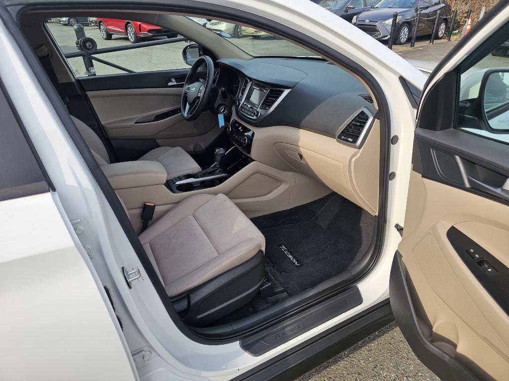 2016 Hyundai Tucson - $9,800