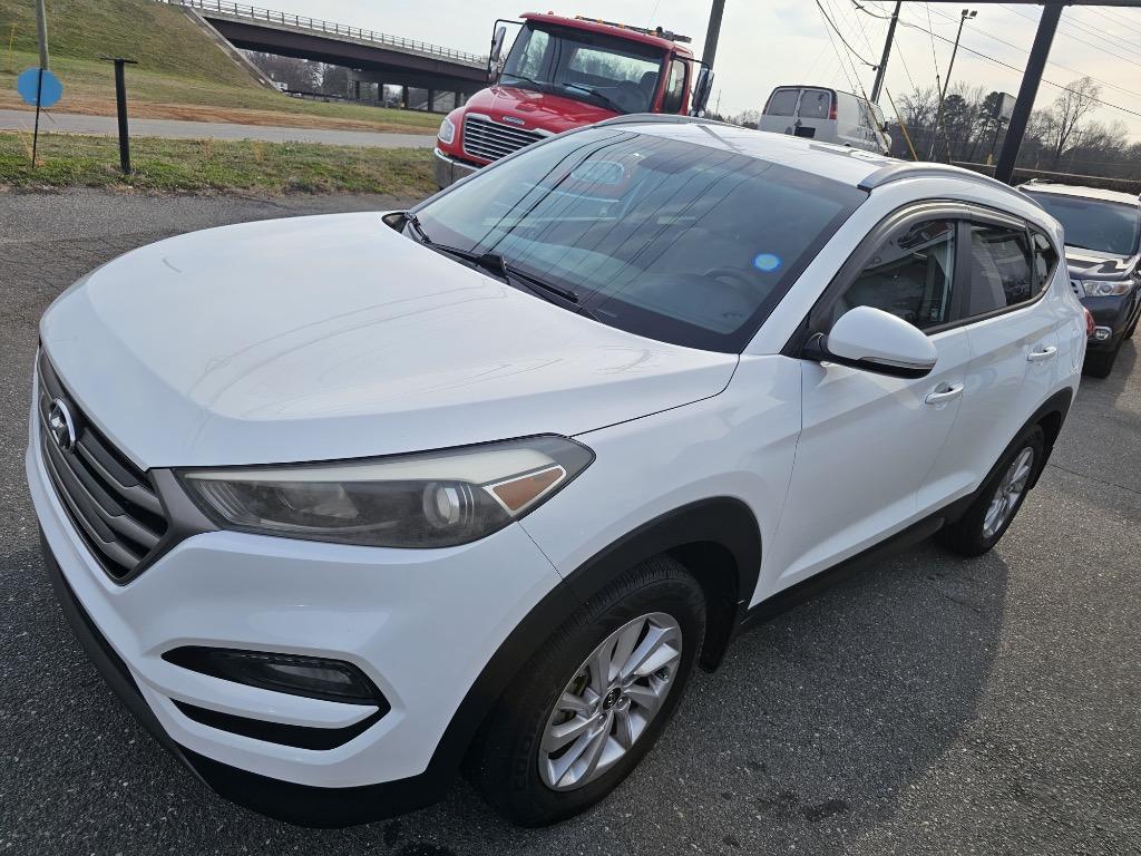 2016 Hyundai Tucson - $9,800